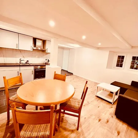 Luxury For Wef And Lägenhet